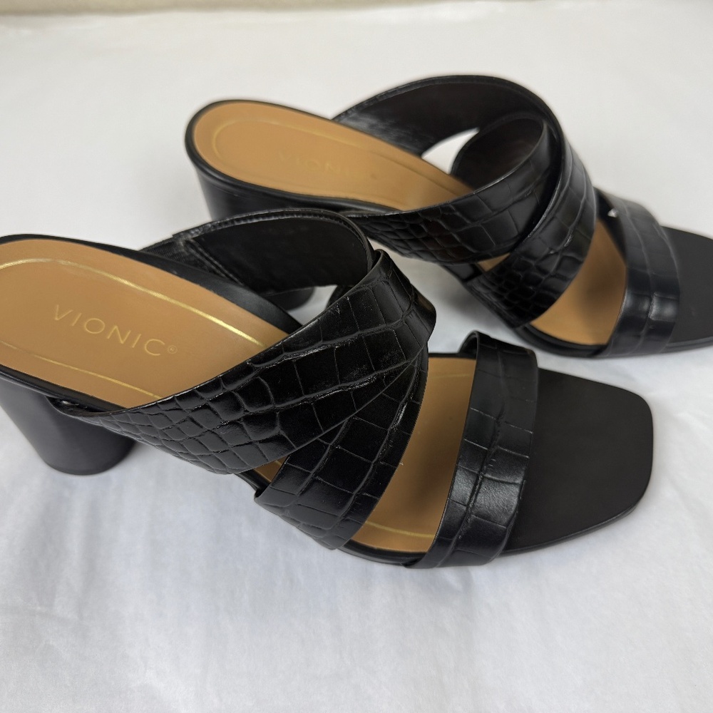 Vionic Merlot Black Croc print Sandal - Size 7.5 -Style# I8686L2001